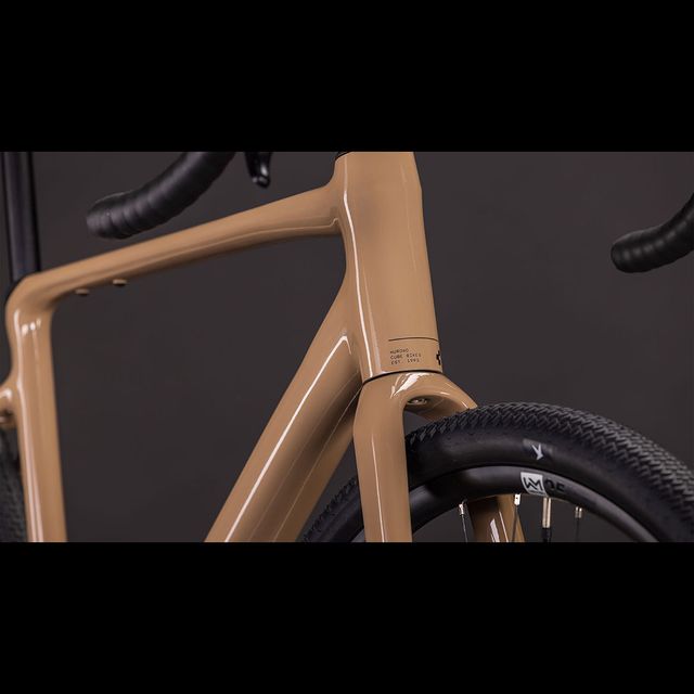 CUBE Nuroad Race gravel-pyörä